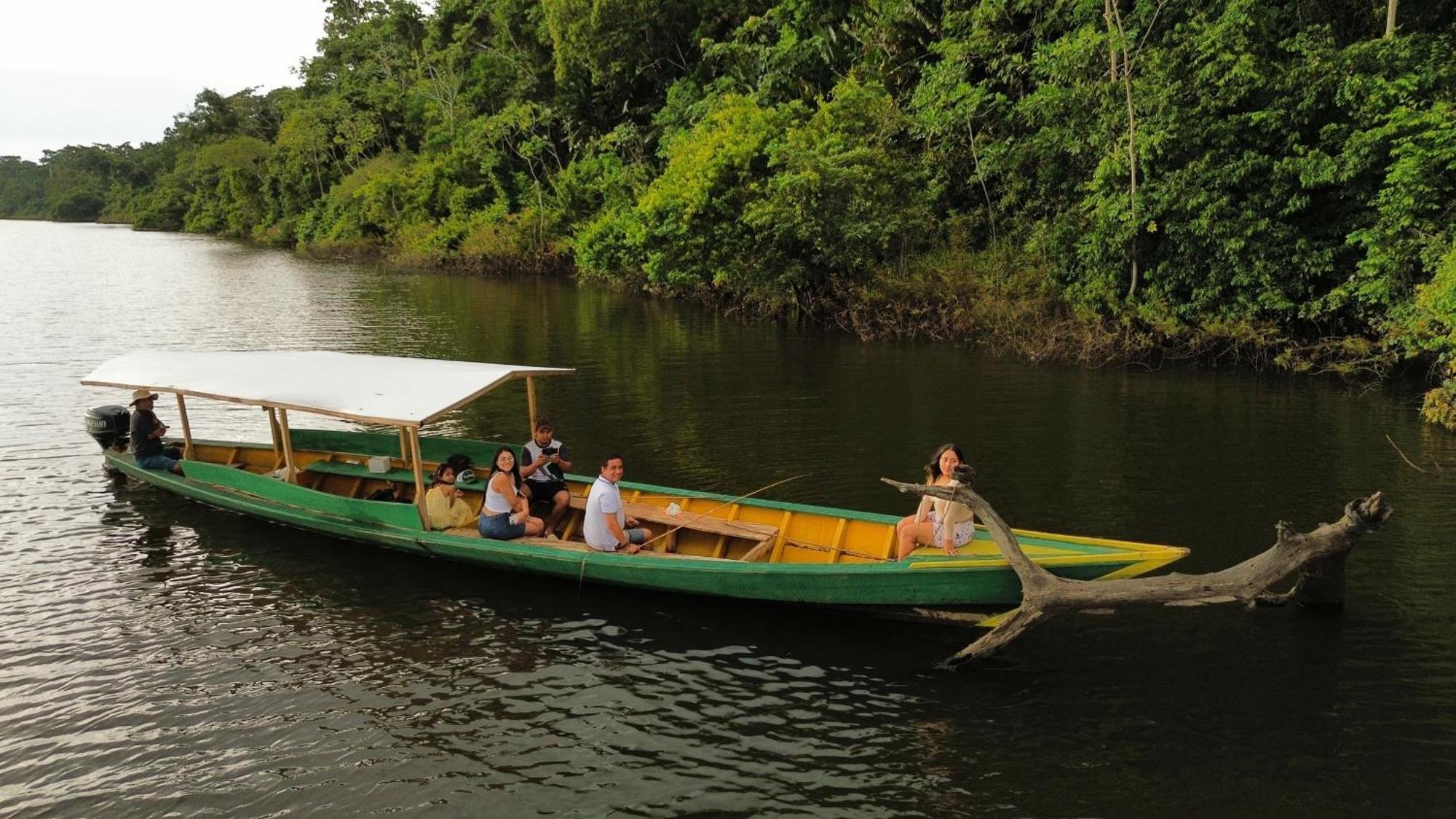 Valencia Lake Lodge Puerto Maldonado Exteriör bild
